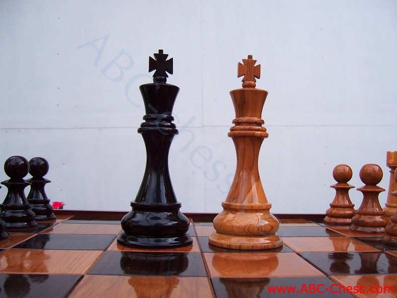 patio_wood_chess_table_10.jpg