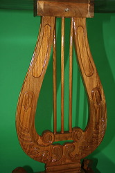 wooden_chess_table_harp_04