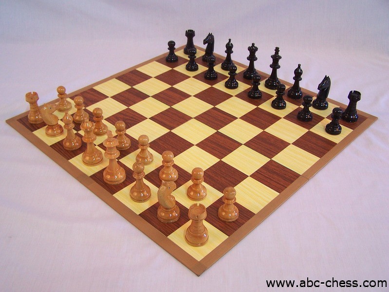 wooden_chess-set_01.jpg