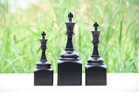 wood_king_trophy_black_03