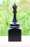 wood_queen_trophy_black_04