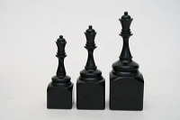 wood_queen_trophy_black_05