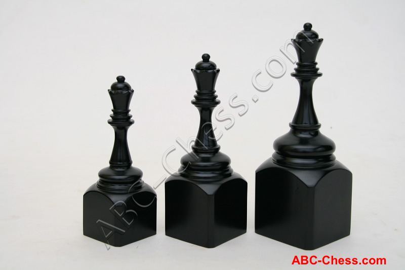wood_queen_trophy_black_06.jpg