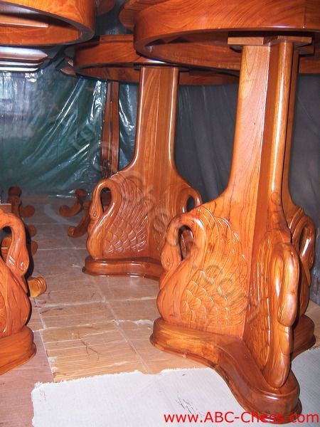 wooden_chess_table_03.jpg