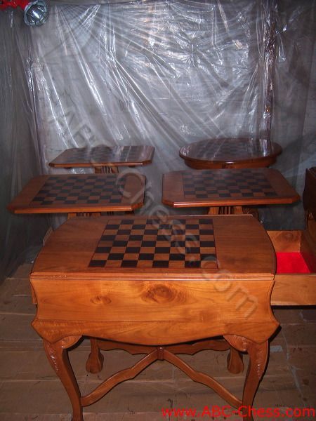 wooden_chess_table_08.jpg