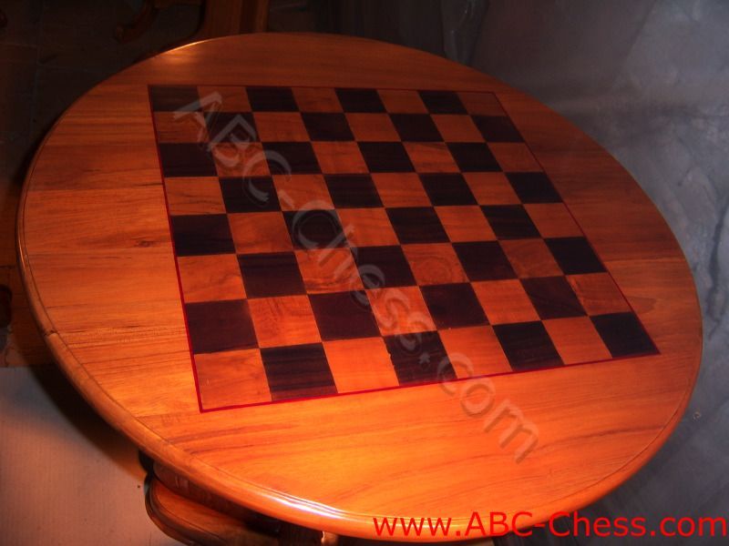 wooden_chess_table_09.jpg
