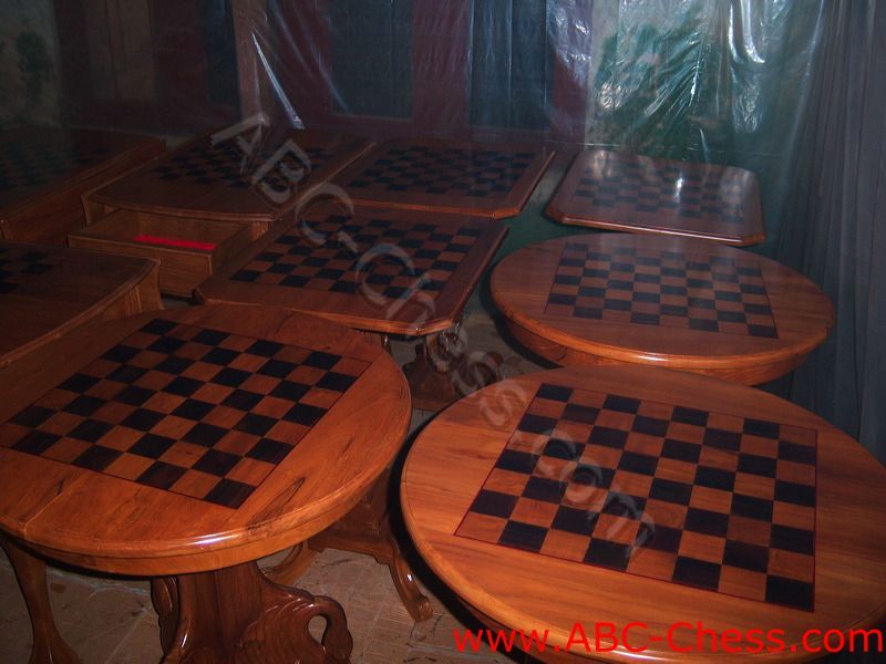 wooden_chess_table_10.jpg