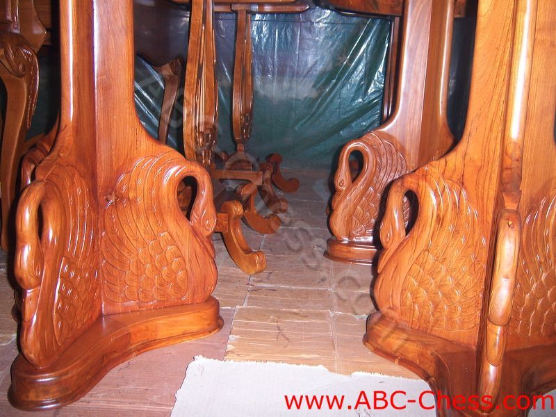 wooden_chess_table_12.jpg