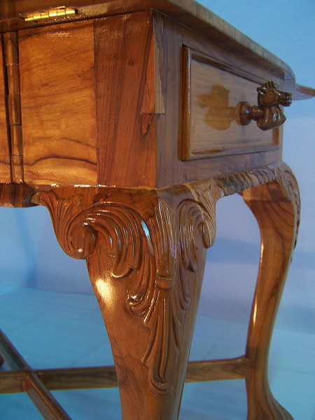 wooden_chess_table_04.jpg