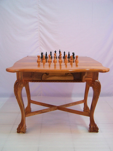 wooden_chess_table_06.jpg