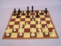 plastic_chess_set_02